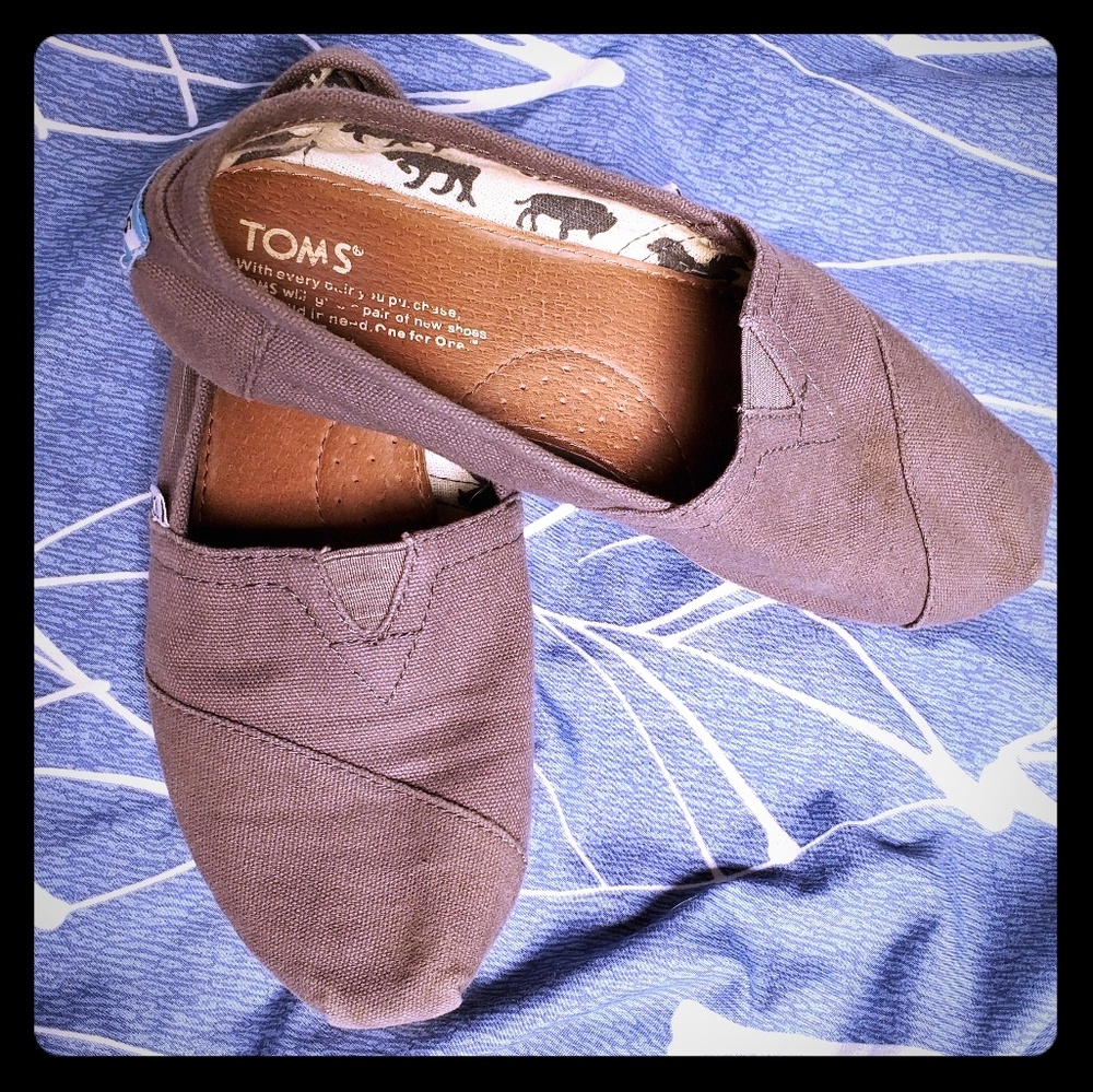 Tom's shoes